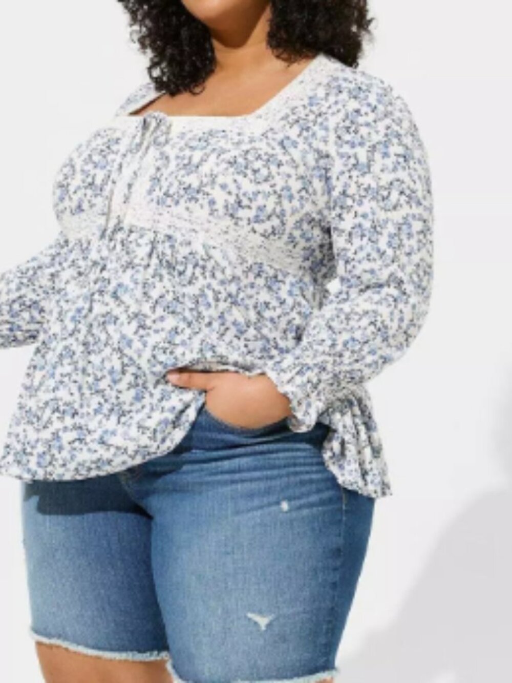 Torrid Crochet Blue Floral Peasant Top  Babydoll Bell Sleeve Size 1 / 14-16